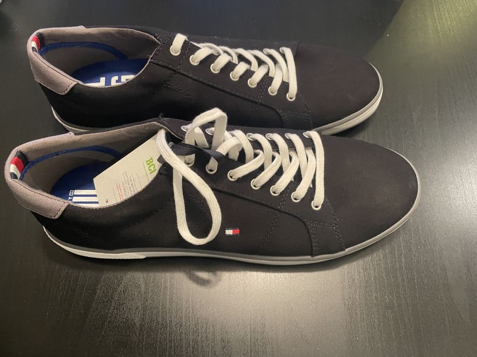 Nowe czarne trampki rozm. 42 Tommy Hilfiger 26,5 cm