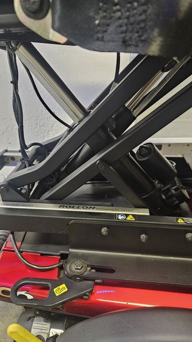 Promoçãode Natal. Antes 7500 . Cadeira de rodas elétrica como nova