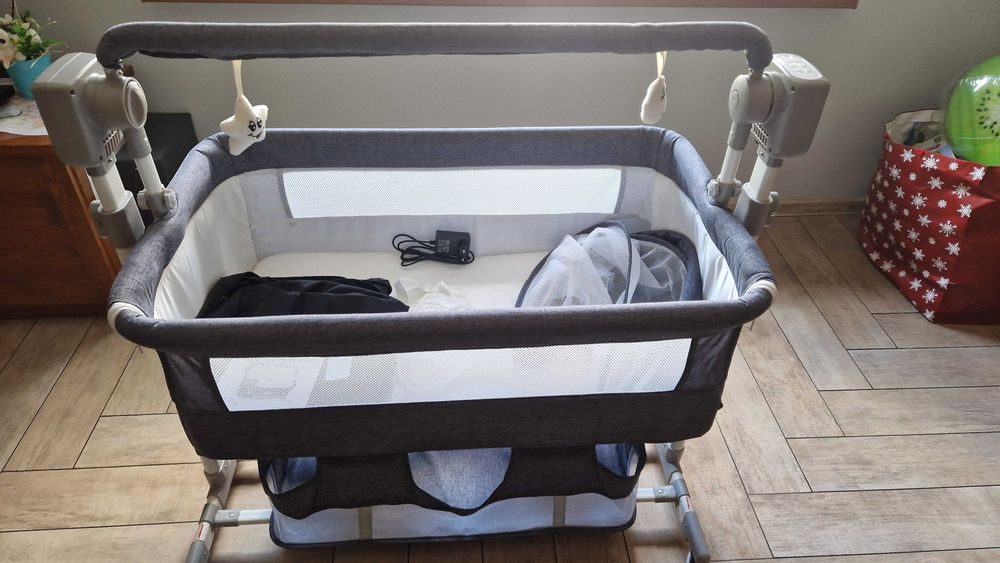 Kołyska,  łóżeczko dostawne dla niemowlaka