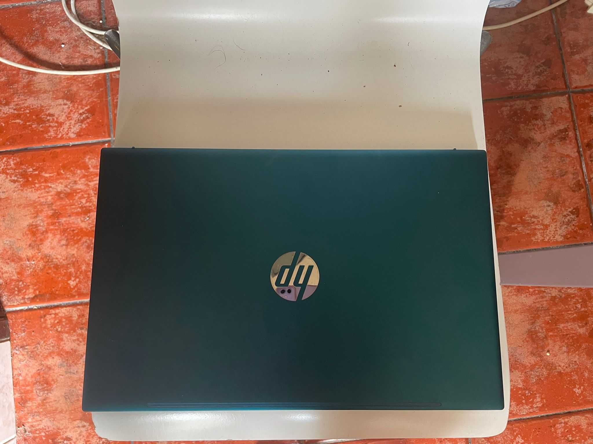 Portátil HP i5-1135G7/12RAM/512GB M.2  (1 ano de utilização)