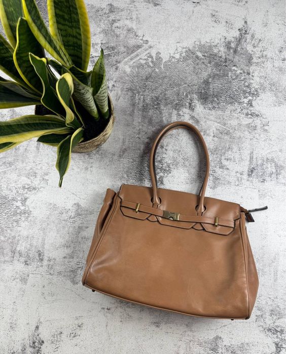 Сумка жіноча. Великого формату.