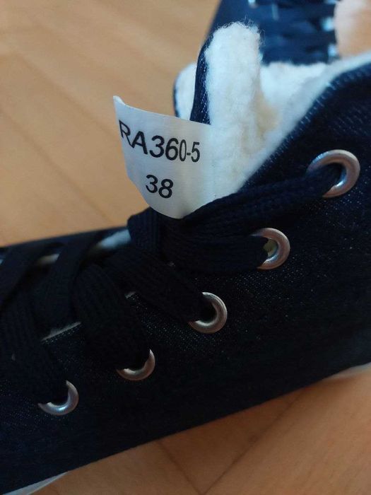 Кросівки Хайтопи НОВІ жіночі 38 розмір 24см осінні