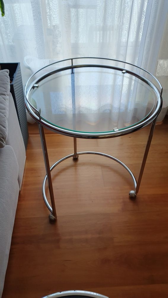 Conjunto 2 mesas de apoio em vidro e inox