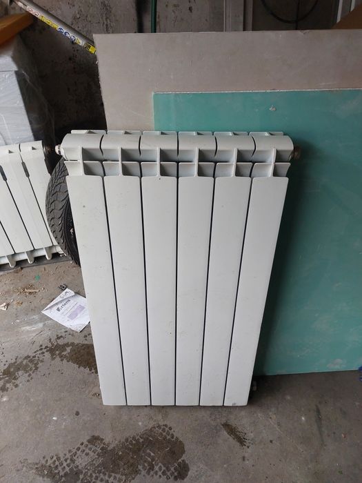 Grzejnik aluminiowy.