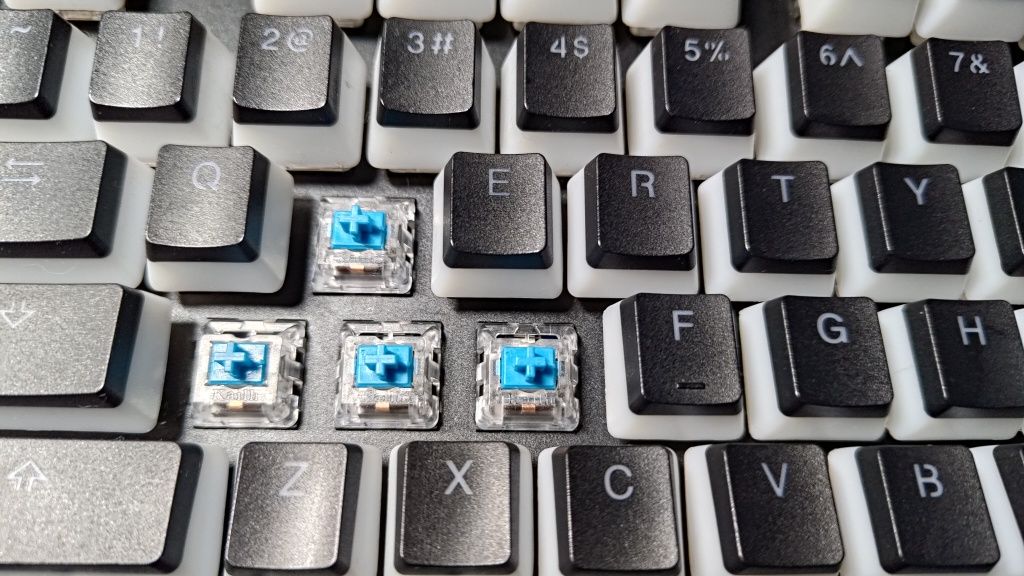 SPC Gear GK630K Tournament - Kailh Blue RGB