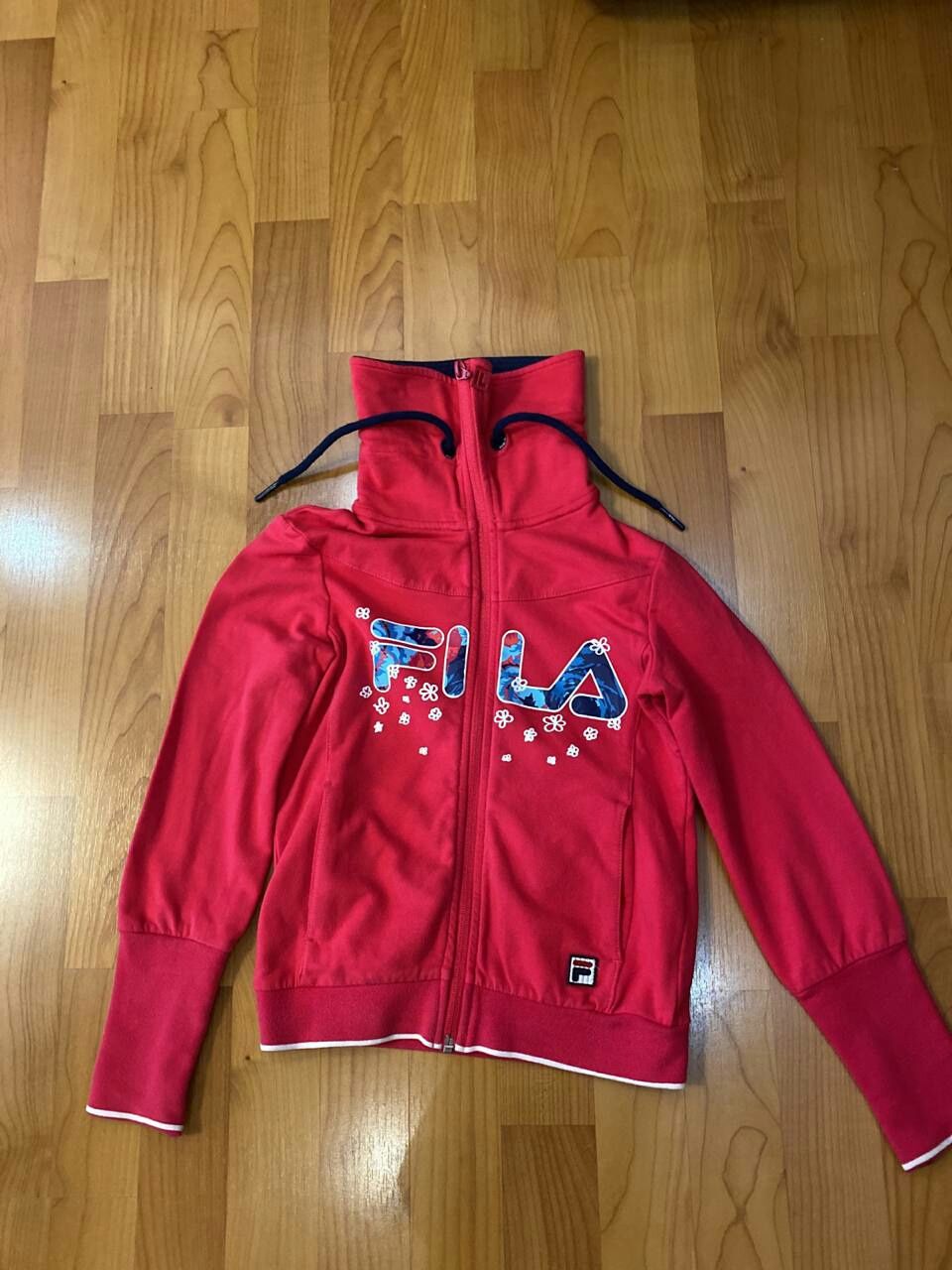 Продам кофту Fila
