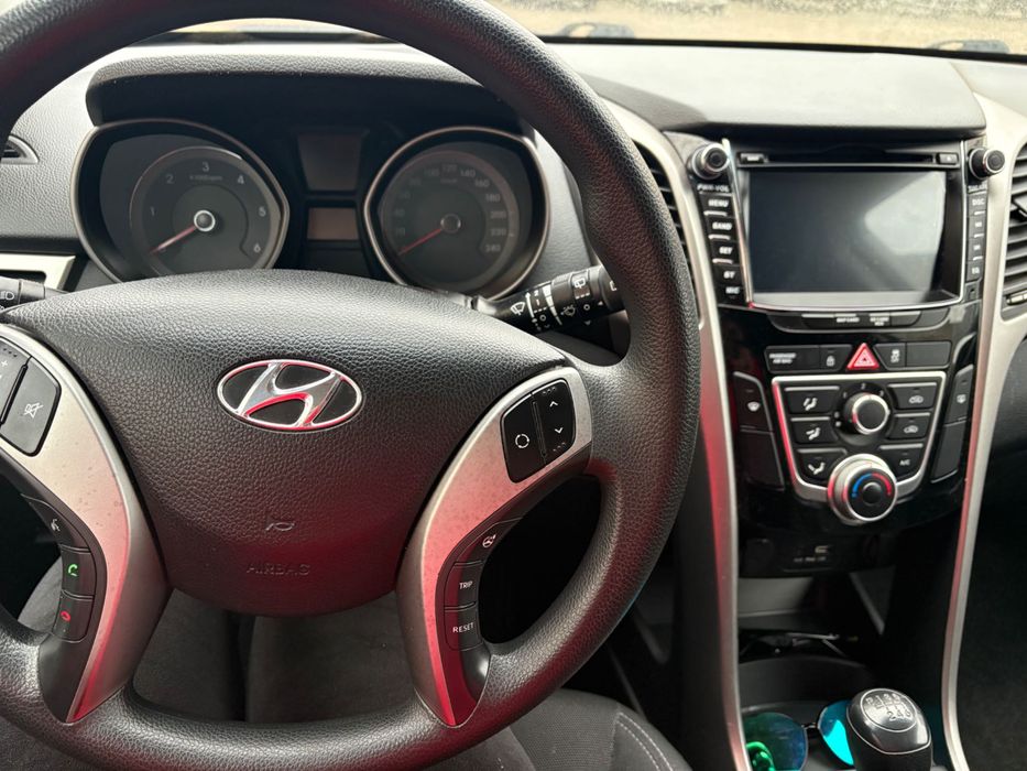 Sprzedam Hyunday i30 rok produkcji 2017