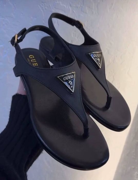 Босоніжки Guess оригинал з сайту