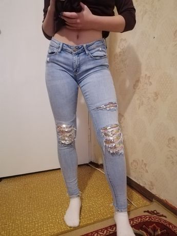 Модные джинсы с паетками