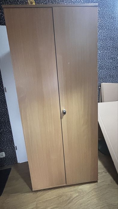 Szafa 190x80cm na klucz