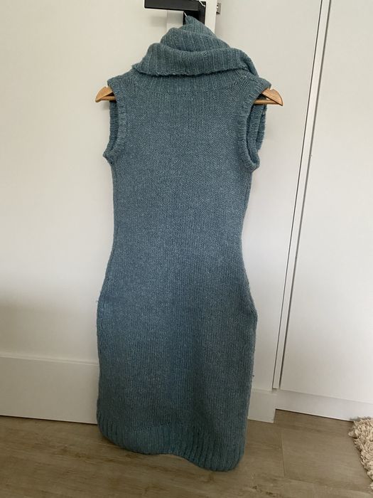 Sukienka swetrowa z golfem S