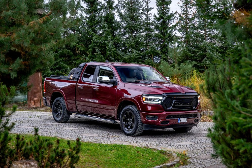RAM 1500 Laramie / 5.7 V8 HEMI / DOINWESTOWANY / Bogata wyposażenie / 4x4 2018