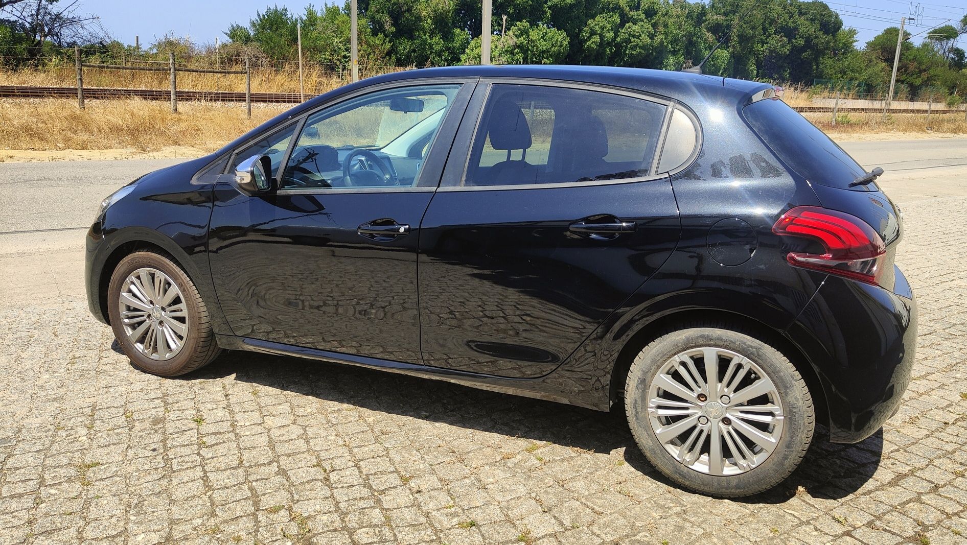 Peugeot  208  style