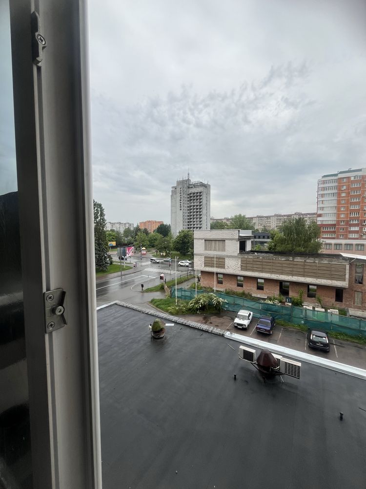 Продам 1 кімнатну квартив в центрі міста по проспекту Миру