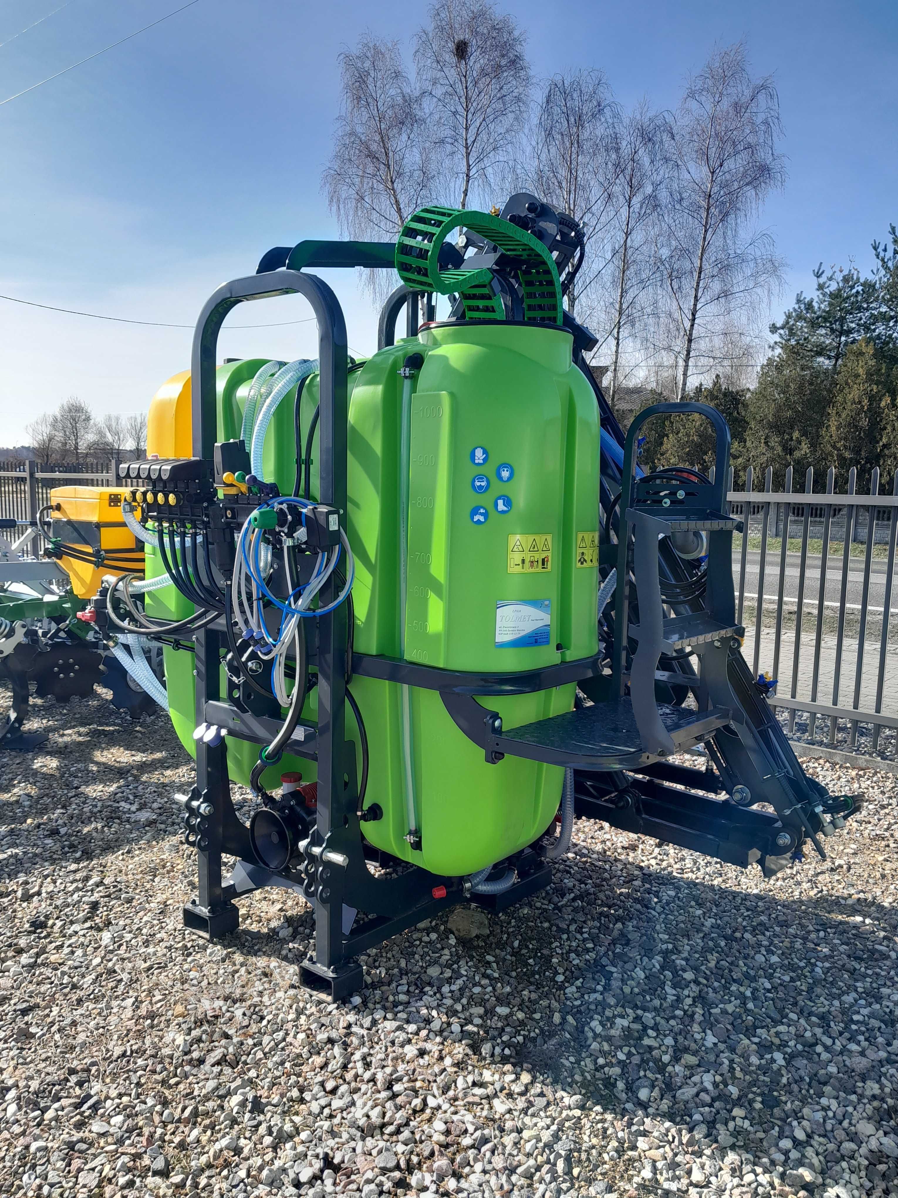 Opryskiwacz zawieszany Xsara 1000 l 15 m lance komputer Tolmet 2025