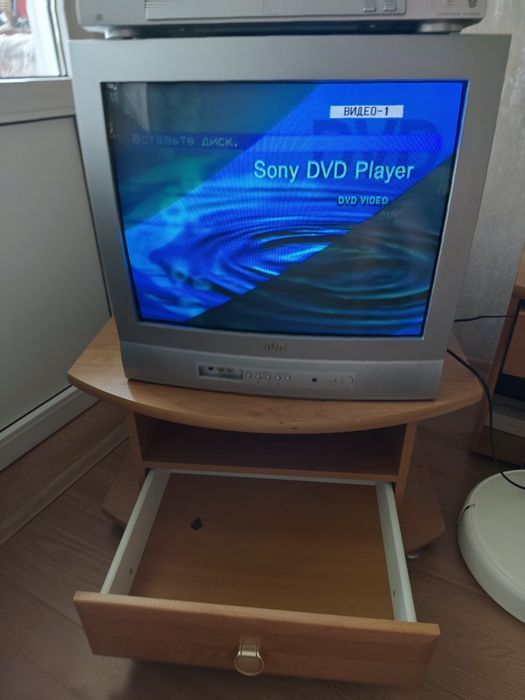 Продам телевізор JVC, DVD-програвач (комплектом)