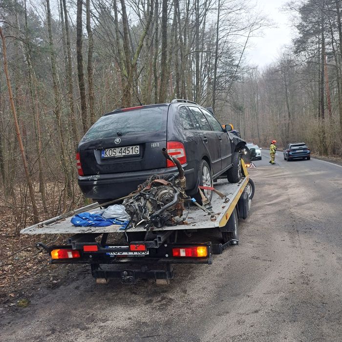 Laweta Pomoc Drogowa Holowanie Osobowe Dostawcze Transport Maszyn