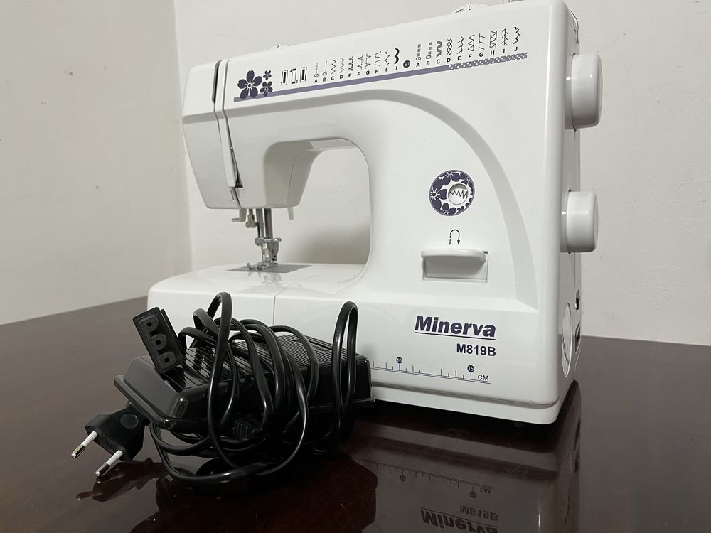 Продам швейную машину Minerva M819B