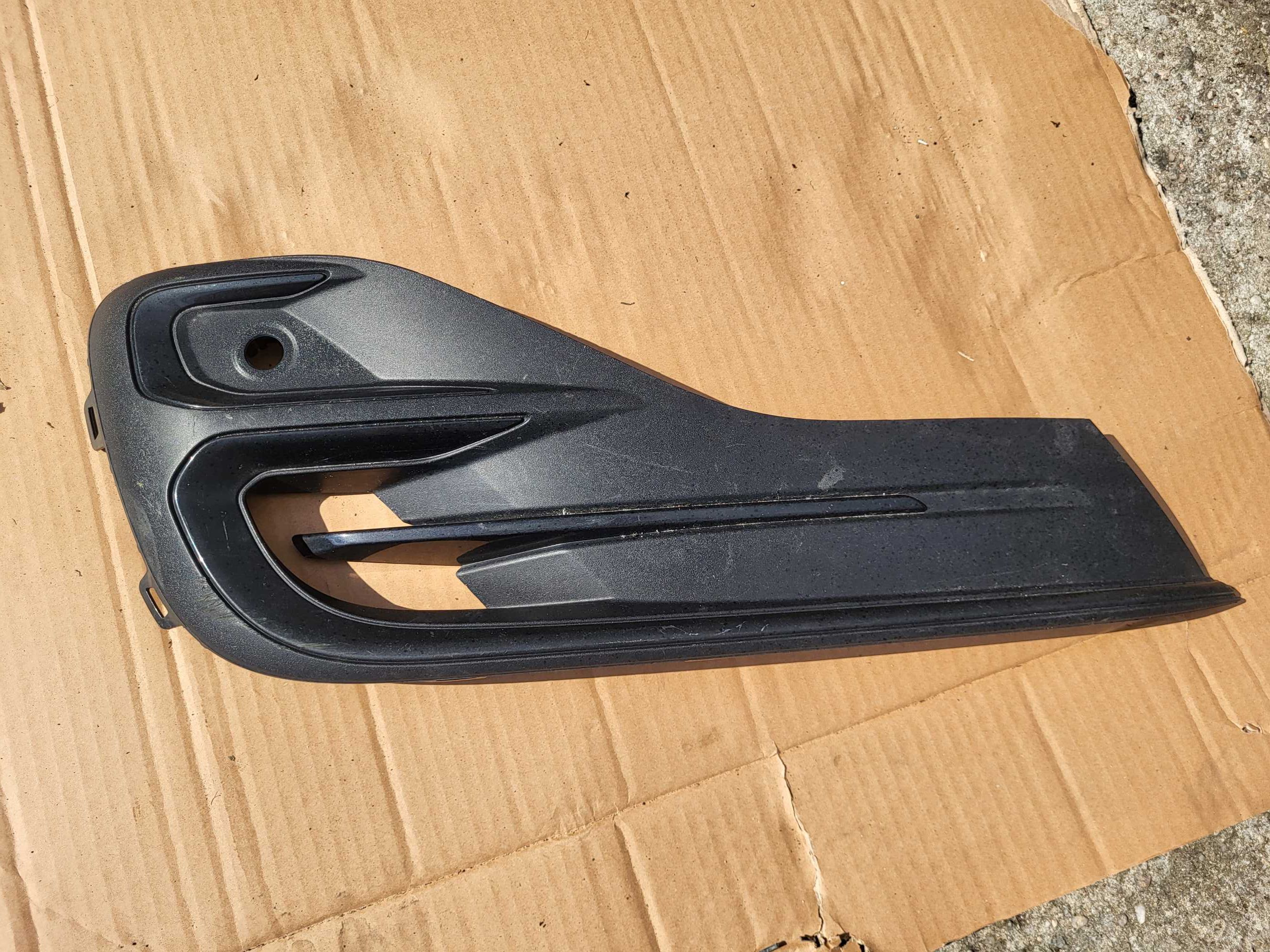 Kratka zderzaka Ford Focus MK4 LIFT PDC prawa TREND // TITANIUM