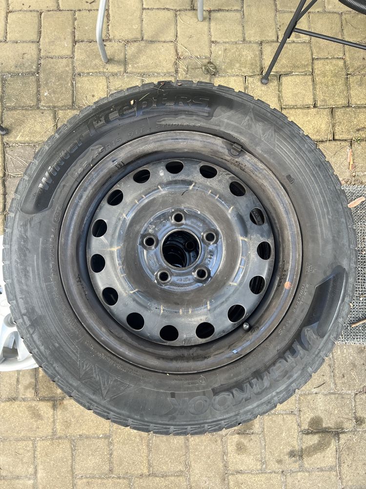 Opony zimowe z felgami stalowymi 195/65R16