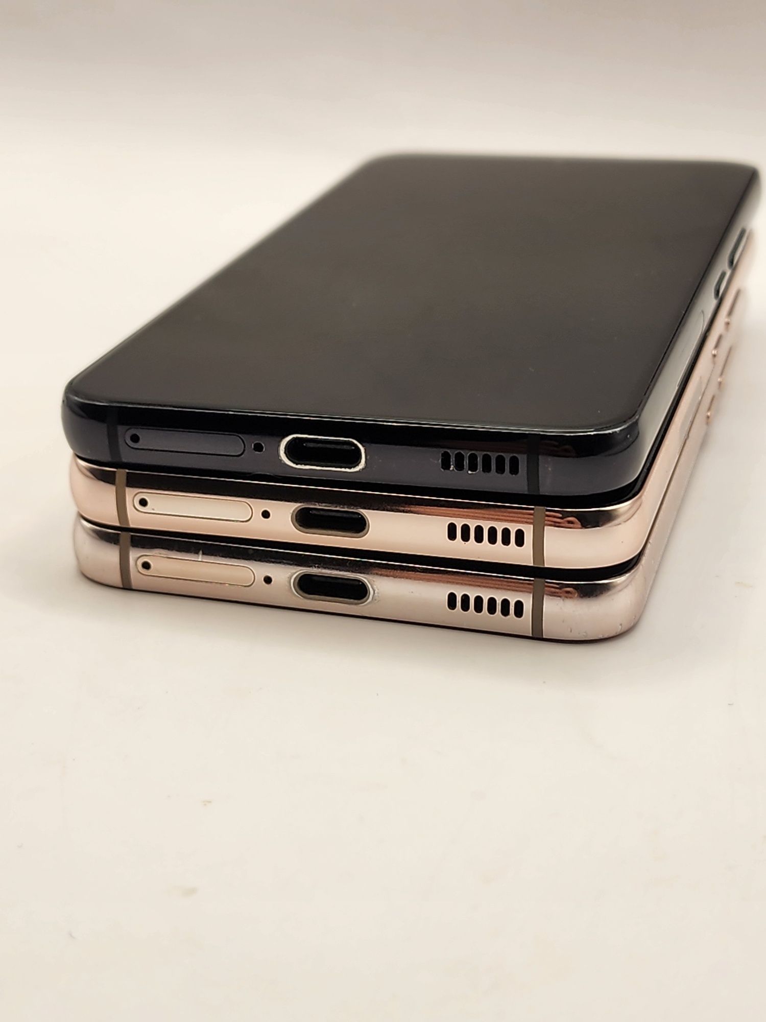 Samsung S22 128gb (дисплей без дефектів)