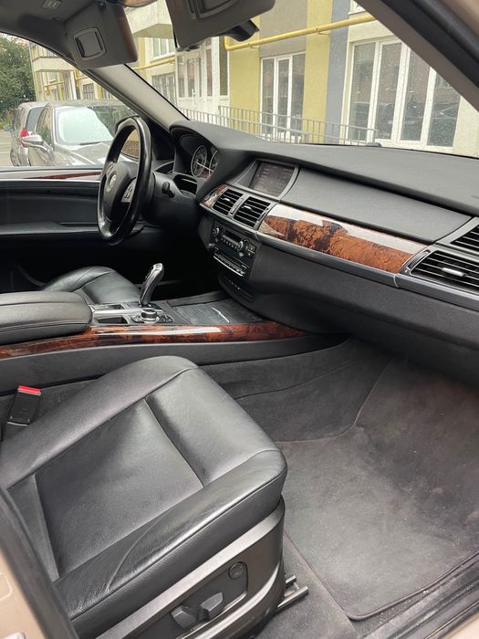 BMW  X5 E70 3.0 Бен. Ideal