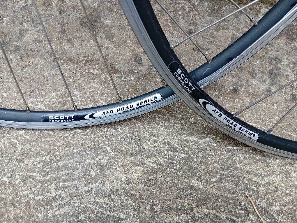 Rodas SCOTT 700 semi-novas