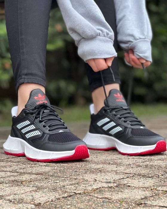 Sapatilhas adidas novas