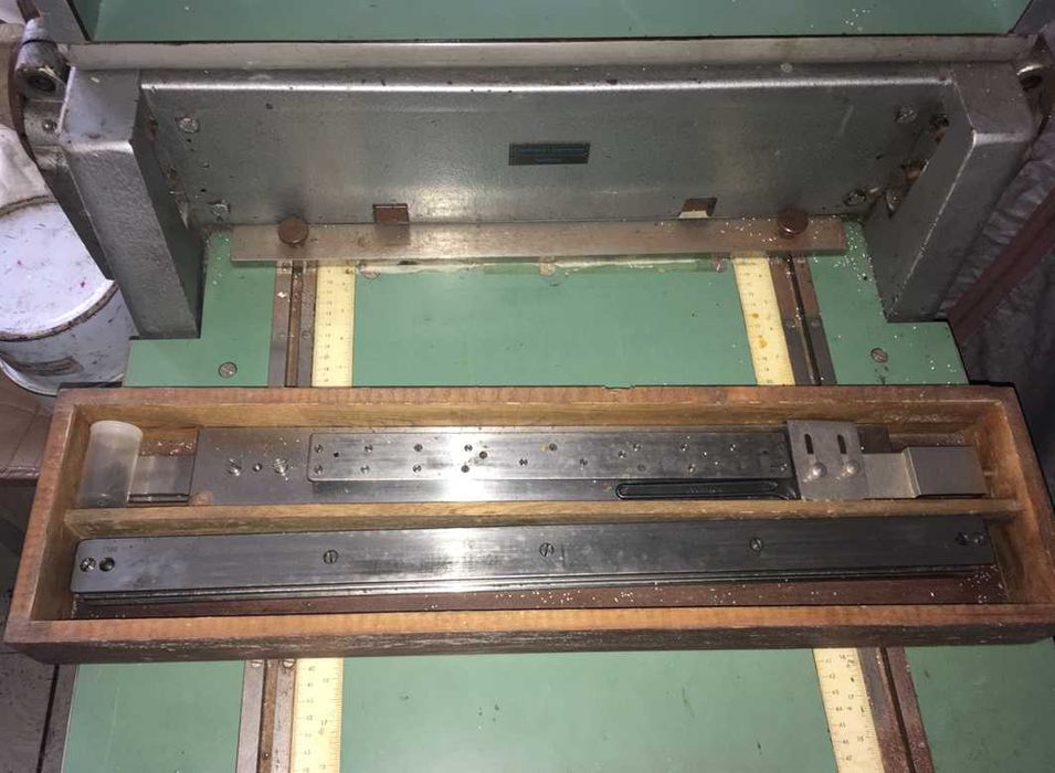 Máquina profissional de picote e vinco