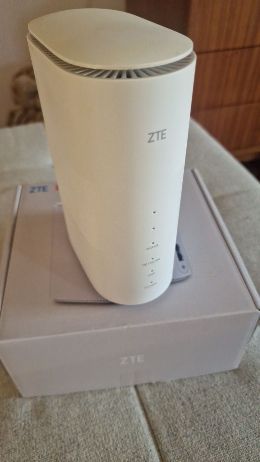 Router Modem ZTE MC801A