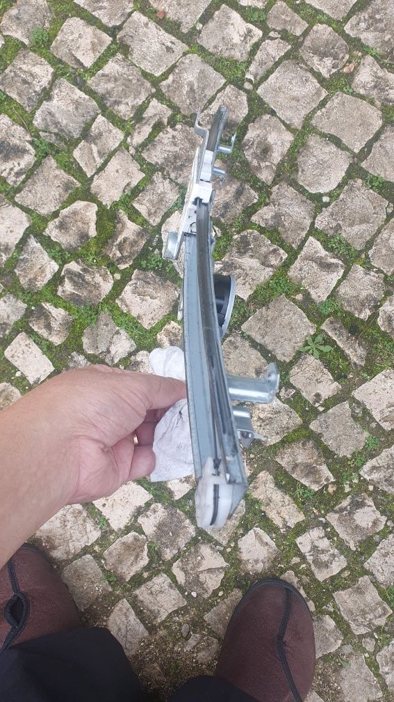 Vendo elevador do vidro para Nissan Leaf de 2020 electrico