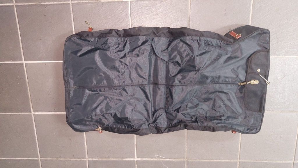 Mala porta fatos