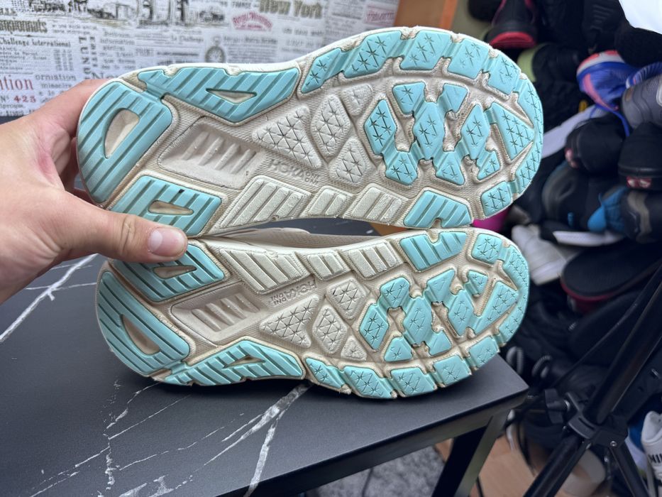 Кросівки Hoka One One Arahi 7 Розмір 40 / Взуття