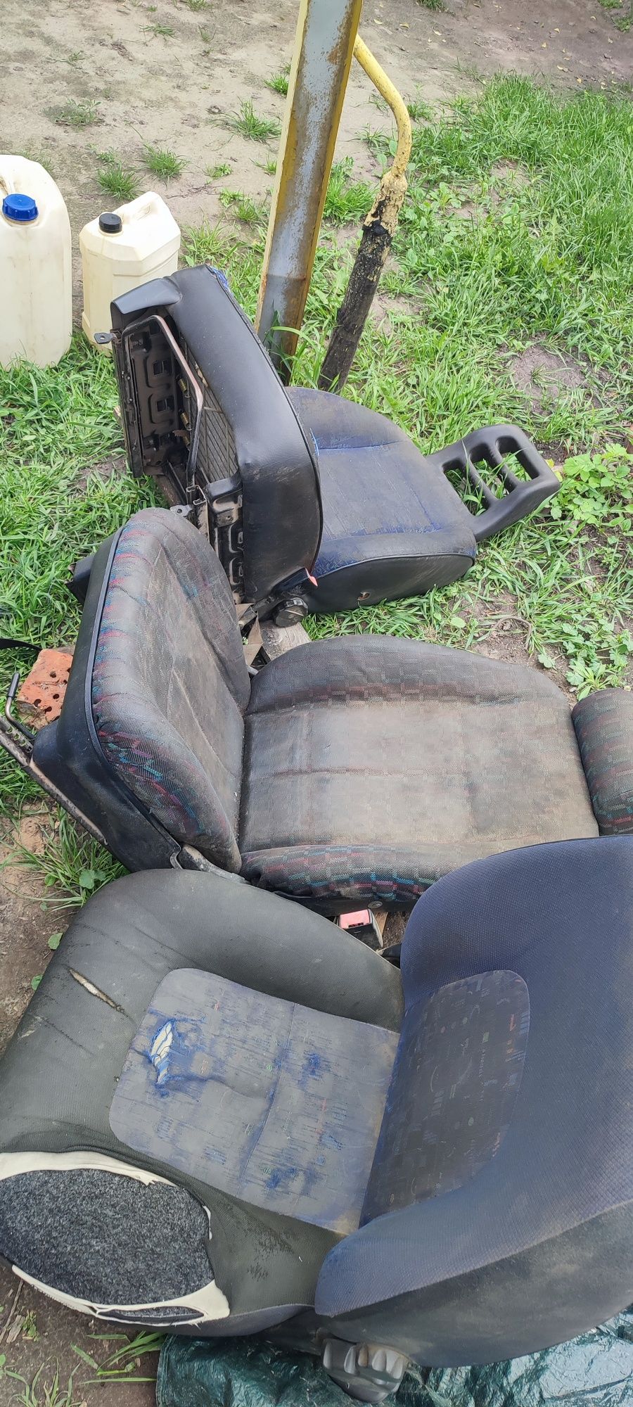 Сидіння в авто продам
