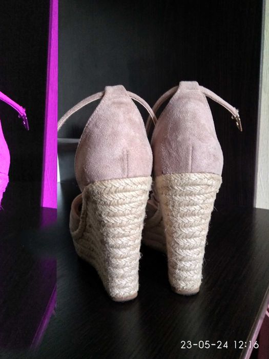 Босоніжки 399 грн. в ідеальному стані, розмір 37