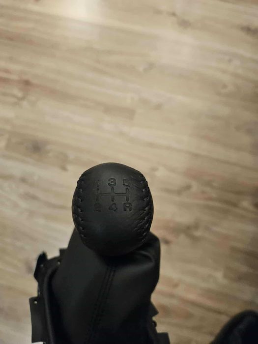 OEM NOWA Gałka zmiany biegów + mieszek , Subaru forester