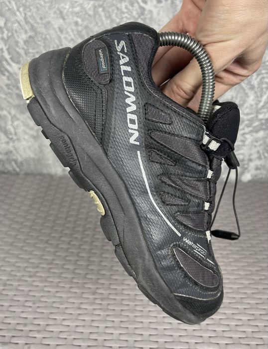 Salomon waterproof кроссовки полуботинки 35 размер детские