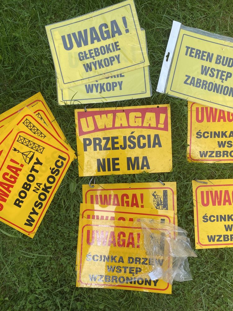 Tabliczki  ostrzegawcze wycinka drzew