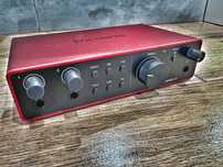 Focusrite Scarlett 2i2 4th Gen