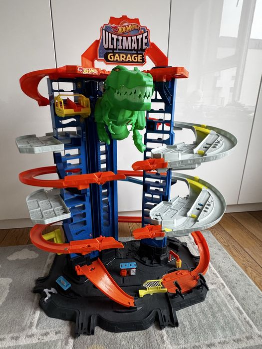 Hot Wheels Mega Garaż Atak Dinozaura T-Rex