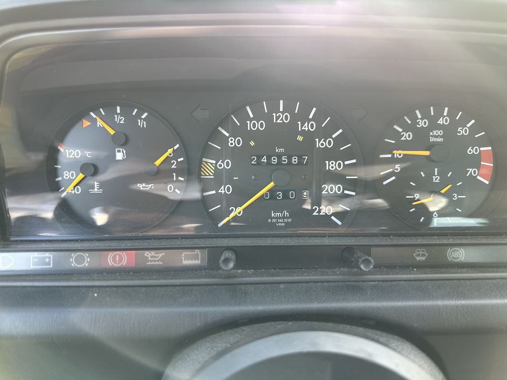 Mercedes W201 190E Bez rdzy!! Super Baza Na Projekt!!