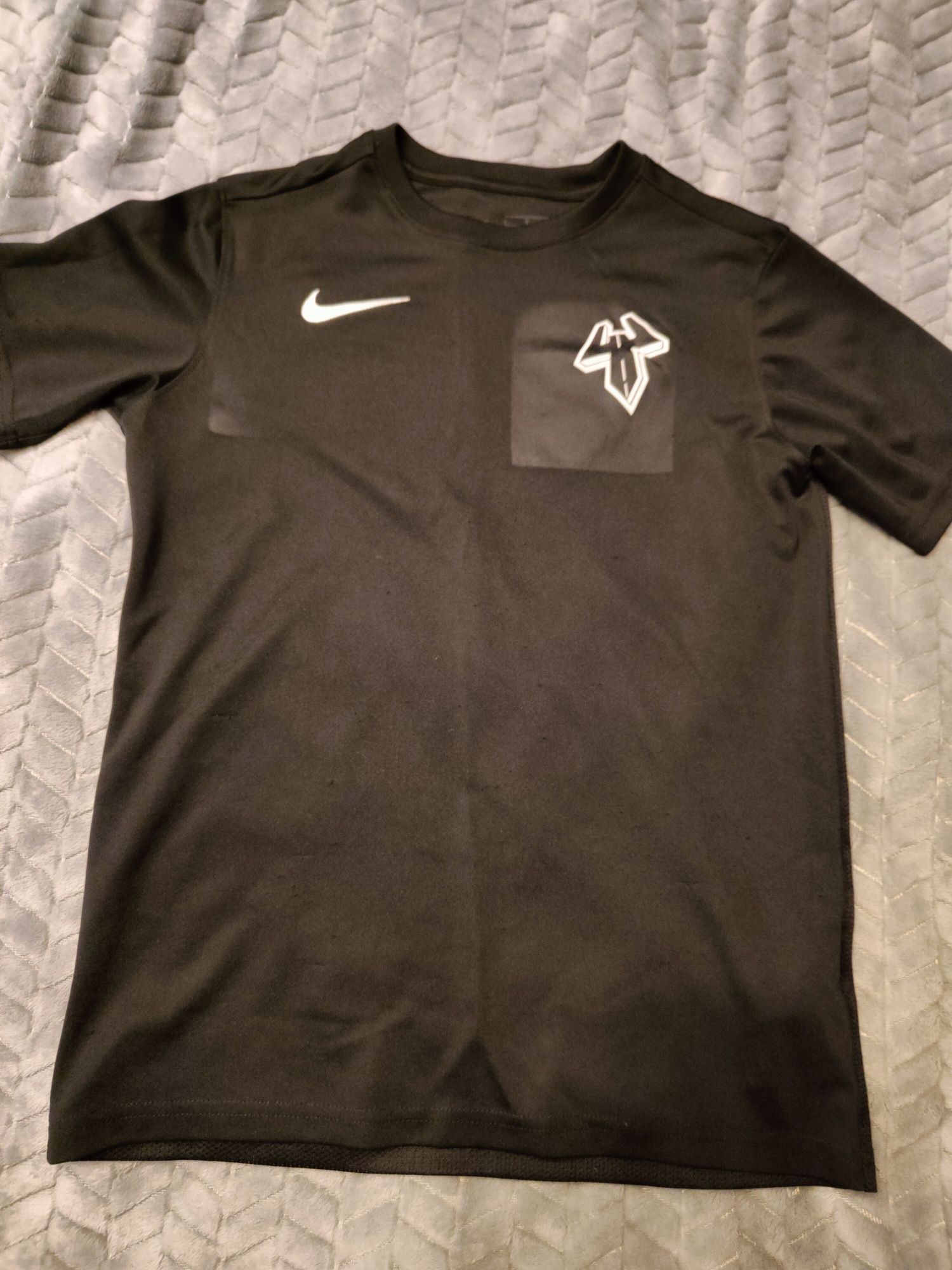 Dres Nike Czarni Szczecin rozmiar L junior 147-158