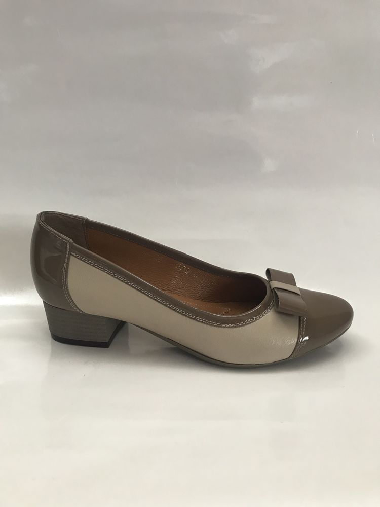 Buty damskie na obcasie skórzane