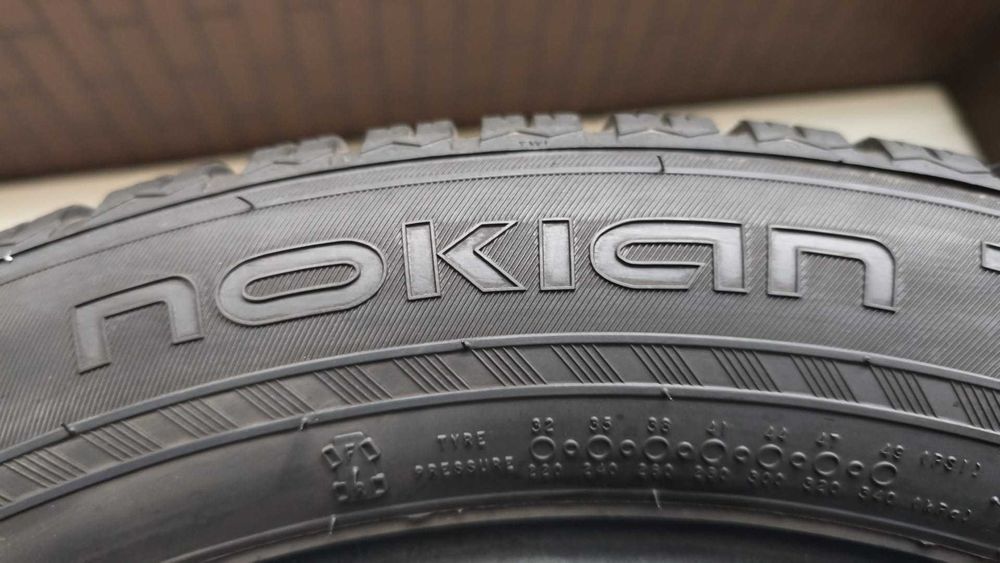 4 sztuki opony zima 235/55/19 NOKIAN 105V XL (GD1112)