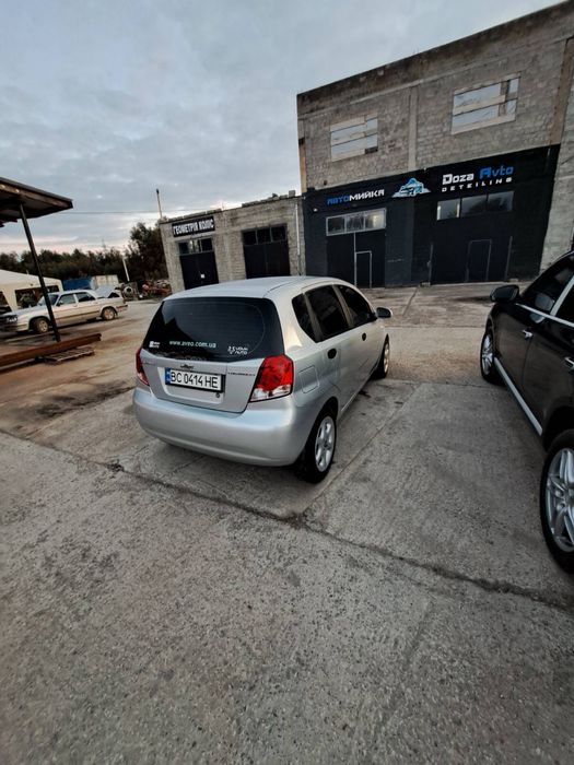 Продам машину Шевроле Авео 2005