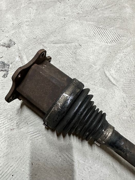 Піввісь Skoda SuperB Octavia. Полуось Ceперь Октавиа