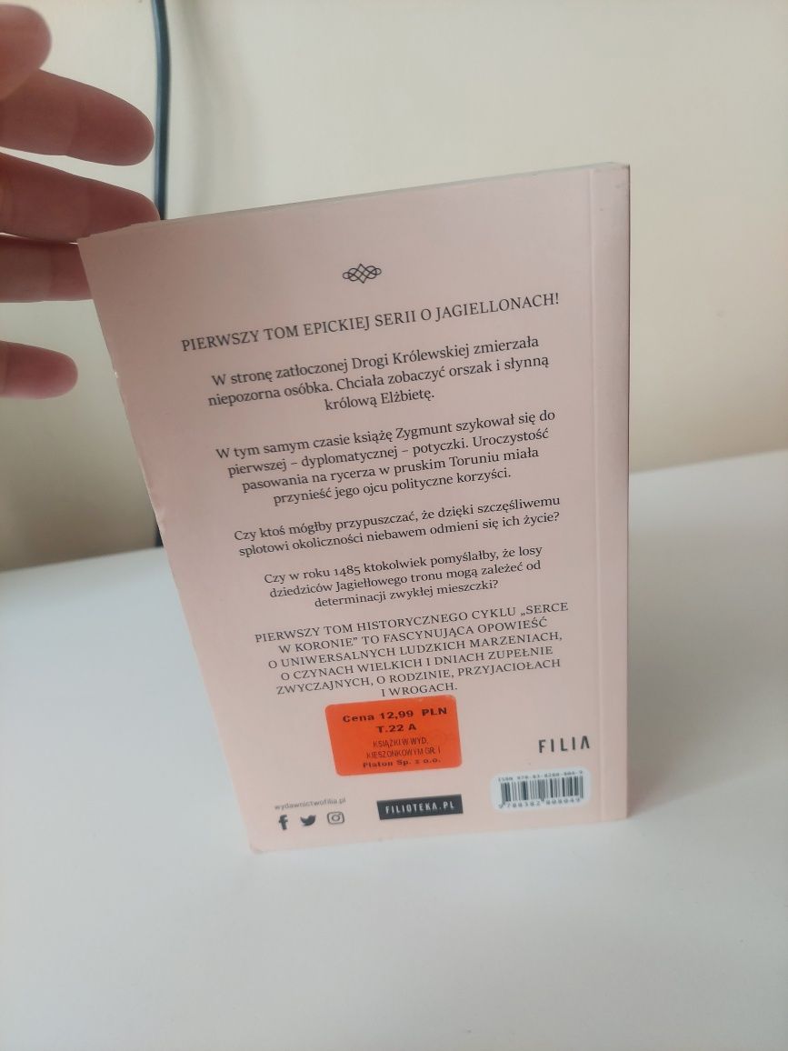 Książka pt  miłość i tron