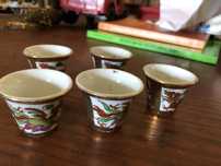 Pequenos coposem pircelana chinesa, bom estado