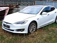 Tesla model S з США