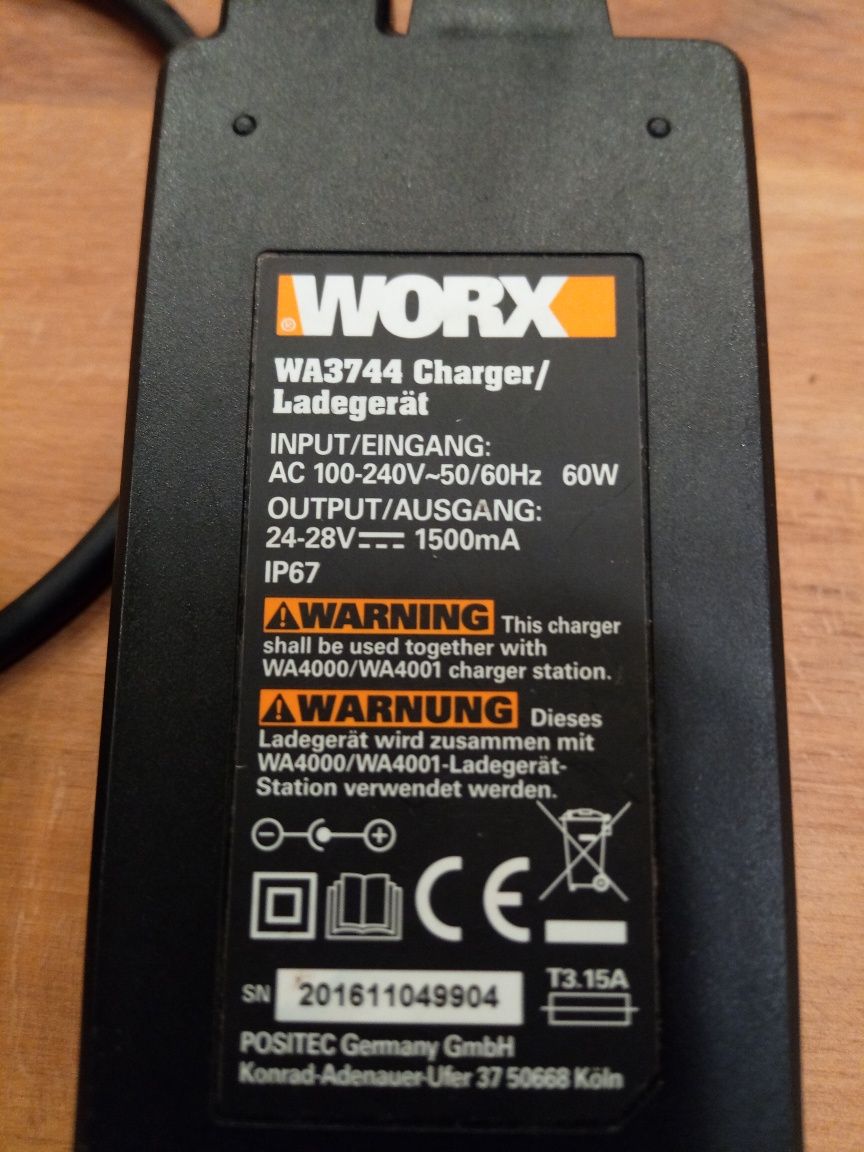 Ładowarka do robota koszącego WORX WA3744. 60W 1500mA zasilacz WORX